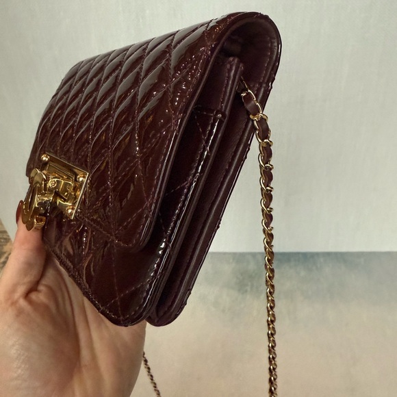 🍇CC WOC🍇Chanel cc burgundy patent leather wallet on chain - Picture 4 of 10